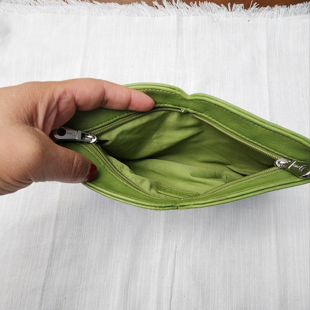 Chloe Parfum Green Faux Leather Zipper Cosmetic Make Up Bag Clutch Purse Women - Picture 9 of 11